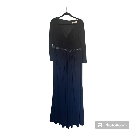 Mac Duggal 67899 - Long Sleeve
Evening Dress NWT - Picture 3 of 6